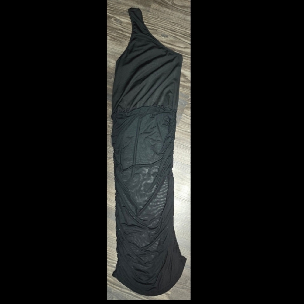 Elegant Black One Sheer/See Threw-Shoulder Maxi Dress NWOT! Size Large